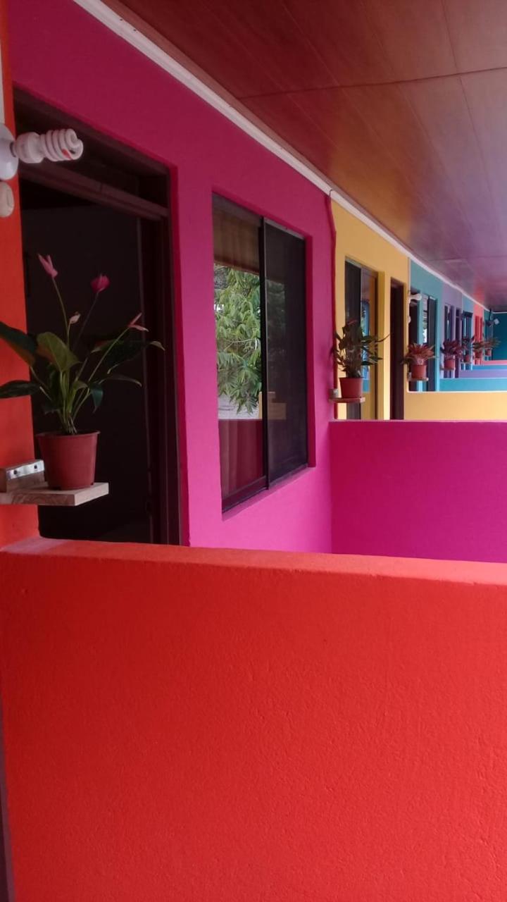Cabinas Surf Side Cahuita Exterior foto
